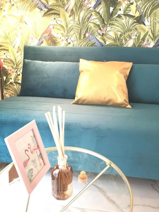 Domus Leone Tre Bed & Breakfast Naples 0*,