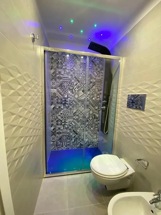 Domus Leone Tre Bed & Breakfast Naples 0*,  Italy