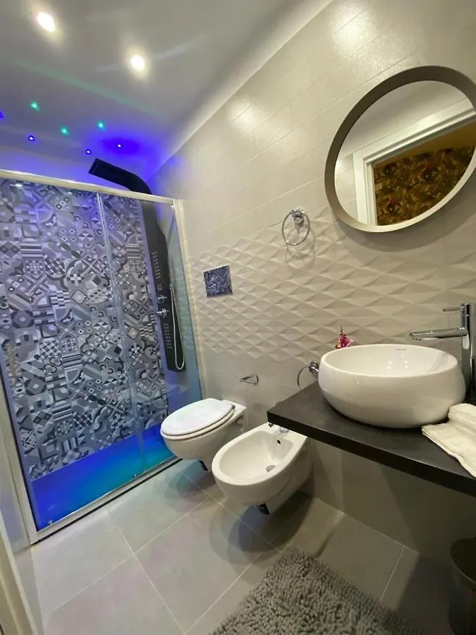 Domus Leone Tre Bed & Breakfast Naples
