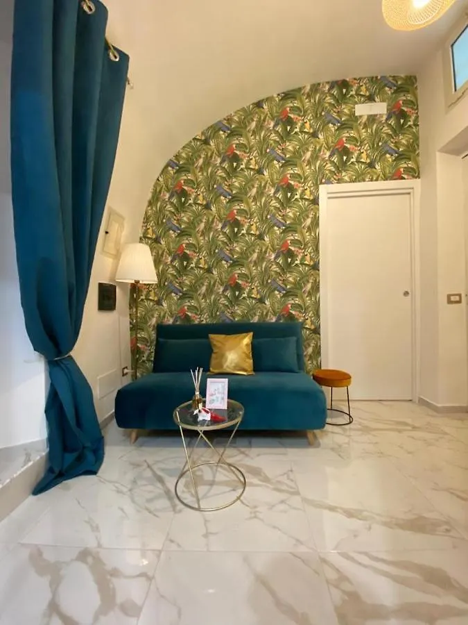 Domus Leone Tre Bed & Breakfast Naples